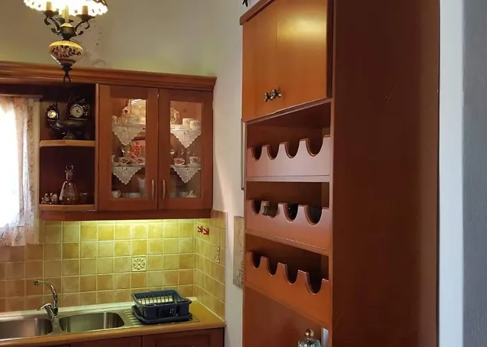 Lourantianika House *