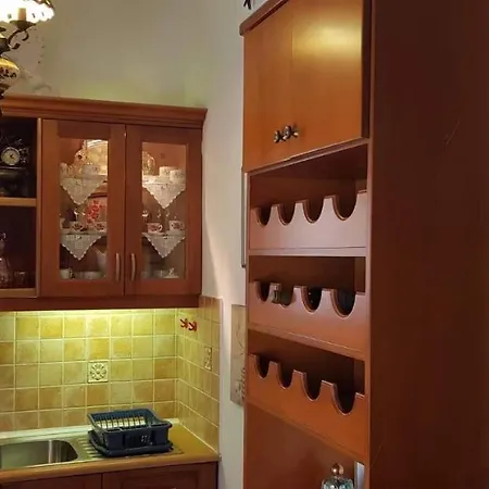 Lourantianika House *