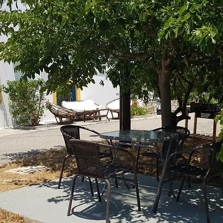 Lourantianika House بيت للعطل *