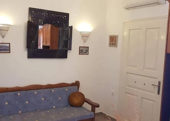 度假居 Lourantianika House